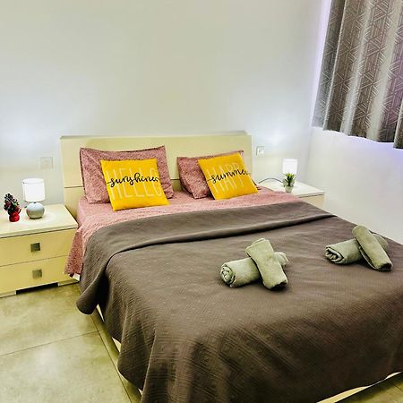 Cosy Seaside Apt, 200M From The Seafront Gzira Bagian luar foto