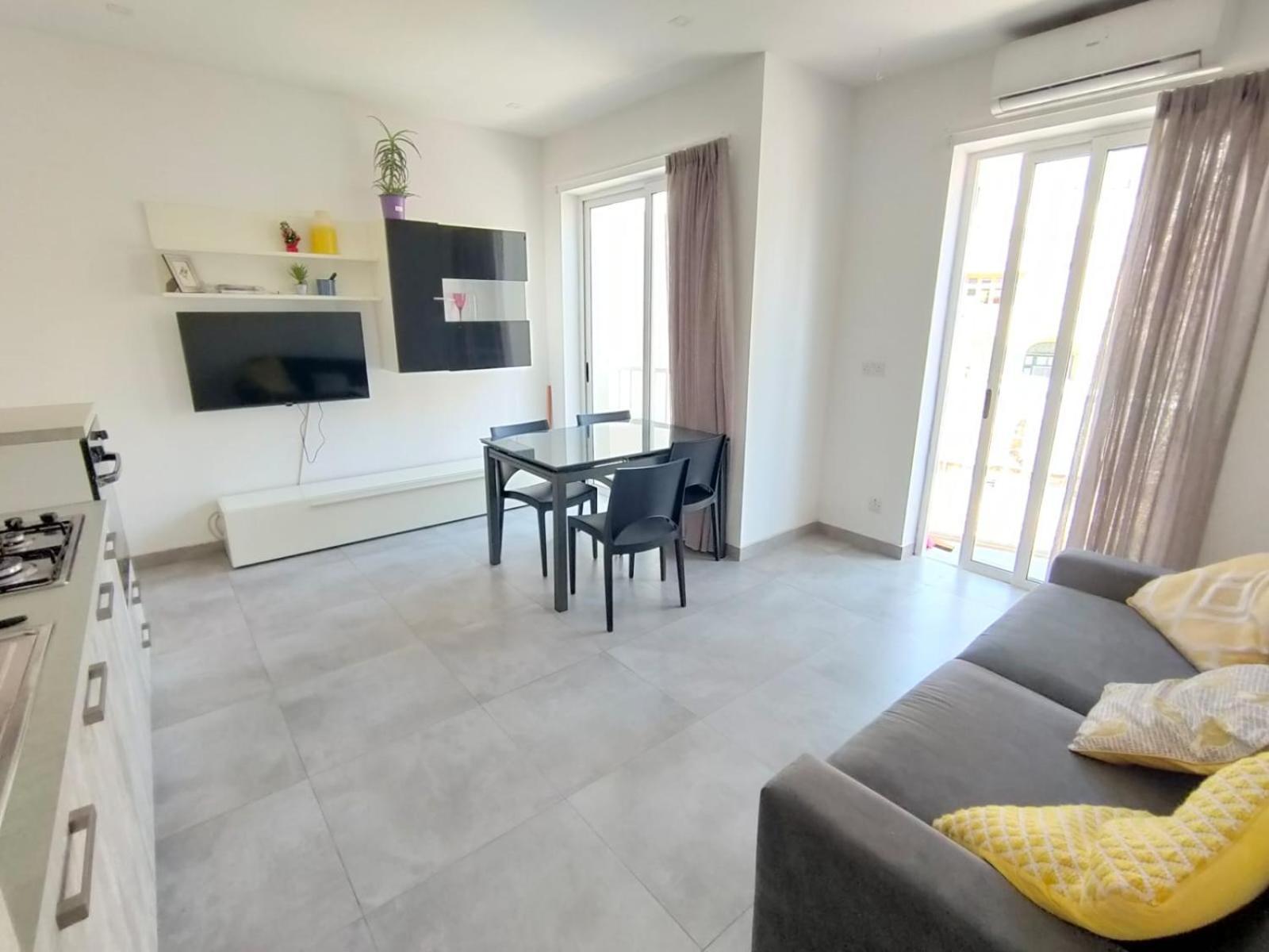 Cosy Seaside Apt, 200M From The Seafront Gzira Bagian luar foto