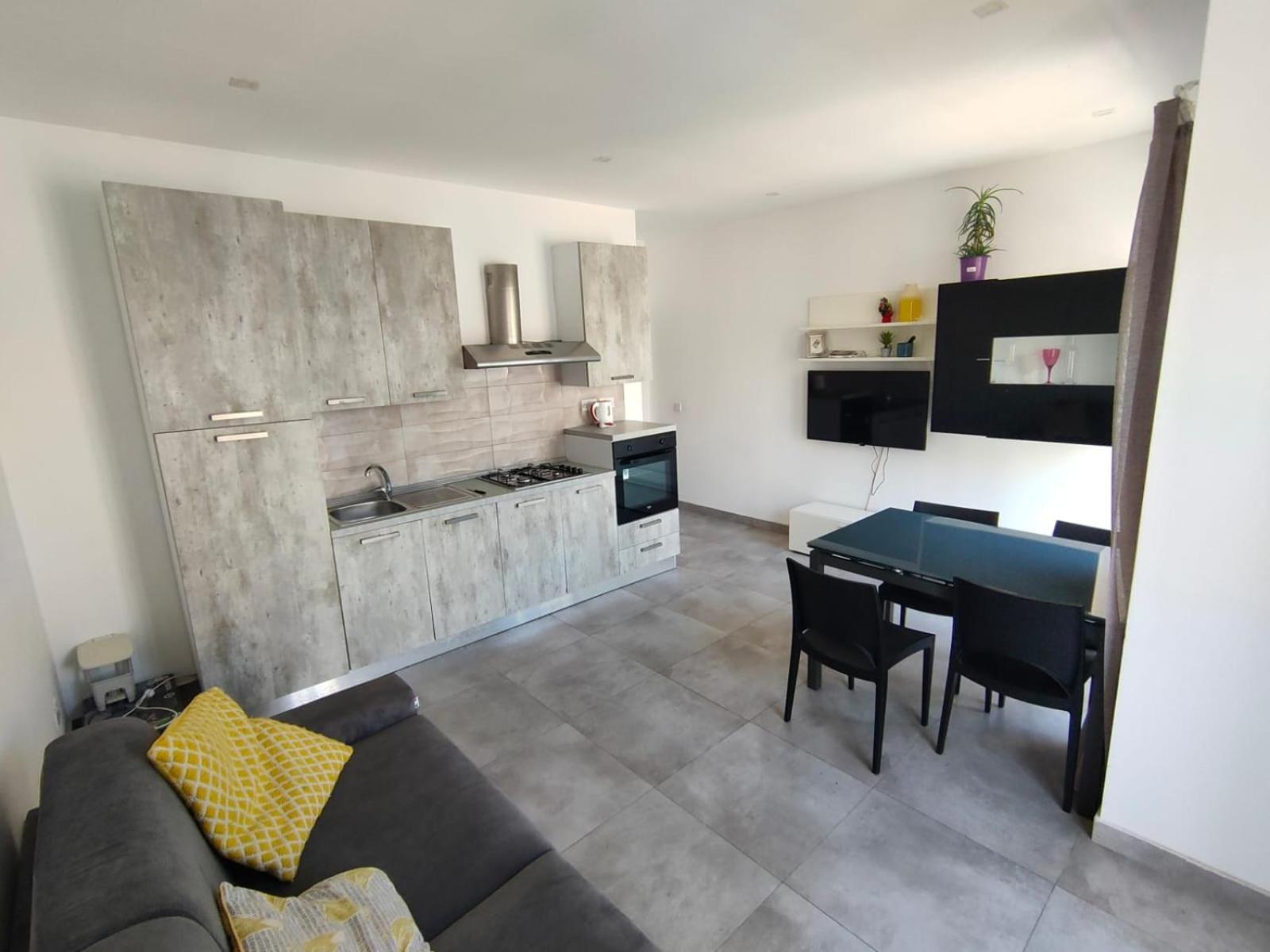 Cosy Seaside Apt, 200M From The Seafront Gzira Bagian luar foto