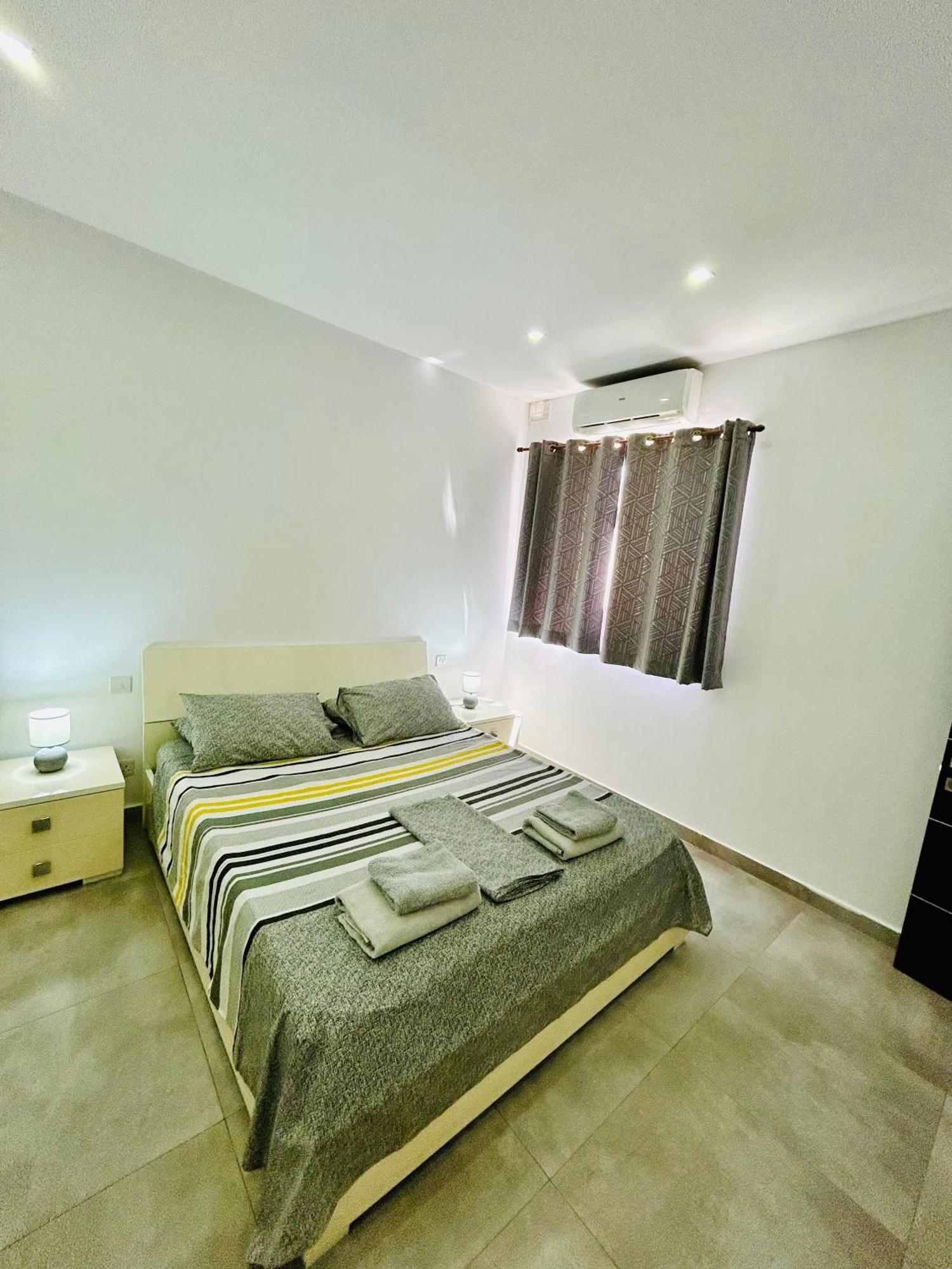 Cosy Seaside Apt, 200M From The Seafront Gzira Bagian luar foto