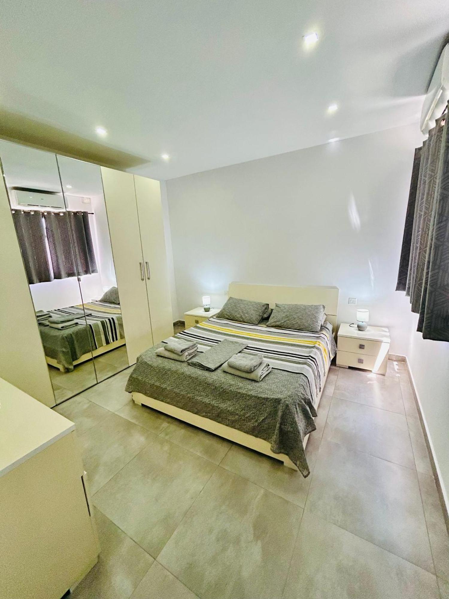 Cosy Seaside Apt, 200M From The Seafront Gzira Bagian luar foto