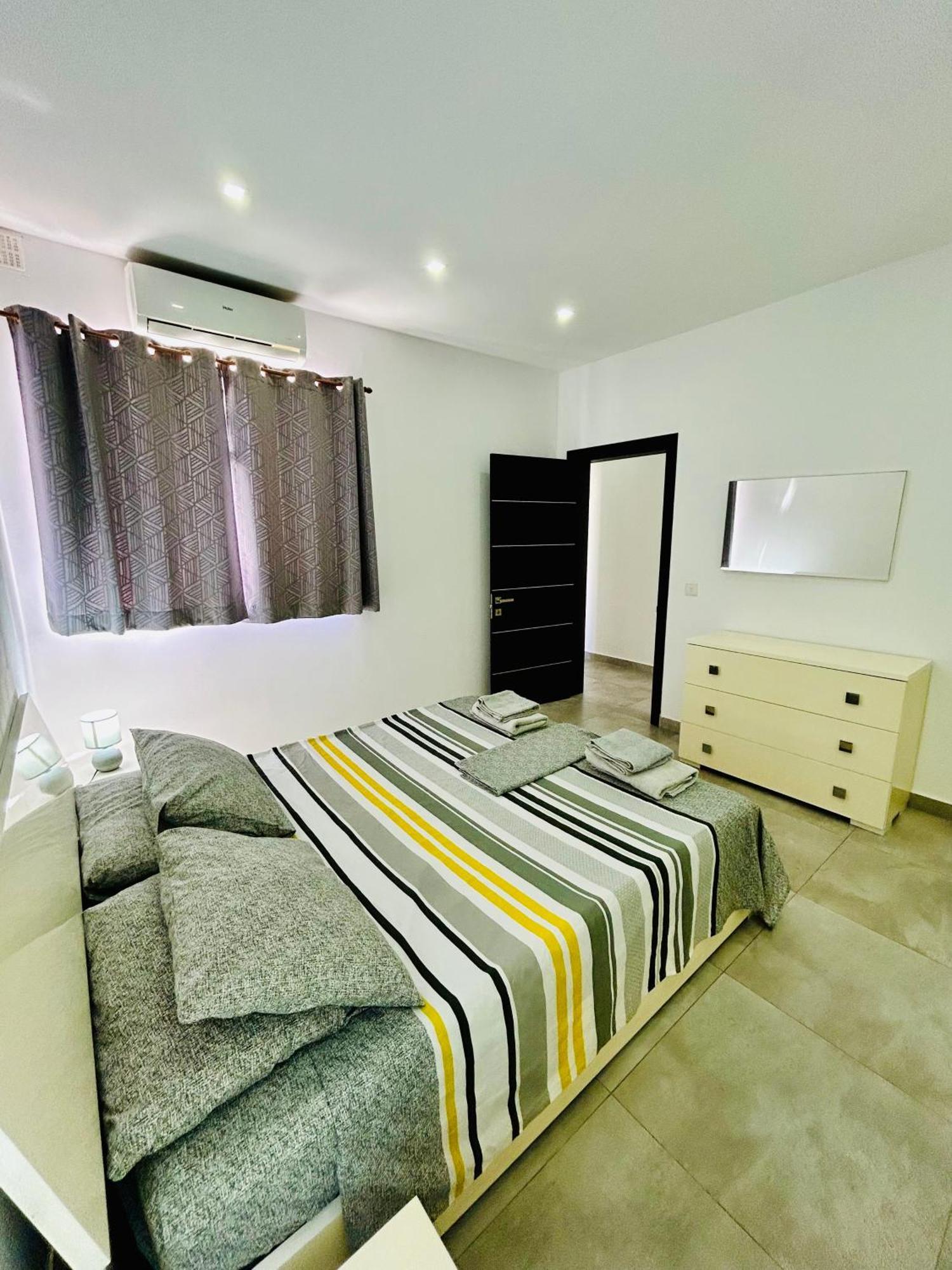Cosy Seaside Apt, 200M From The Seafront Gzira Bagian luar foto