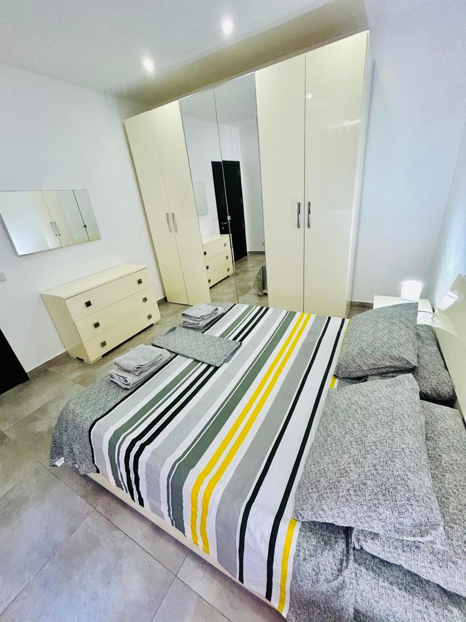 Cosy Seaside Apt, 200M From The Seafront Gzira Bagian luar foto