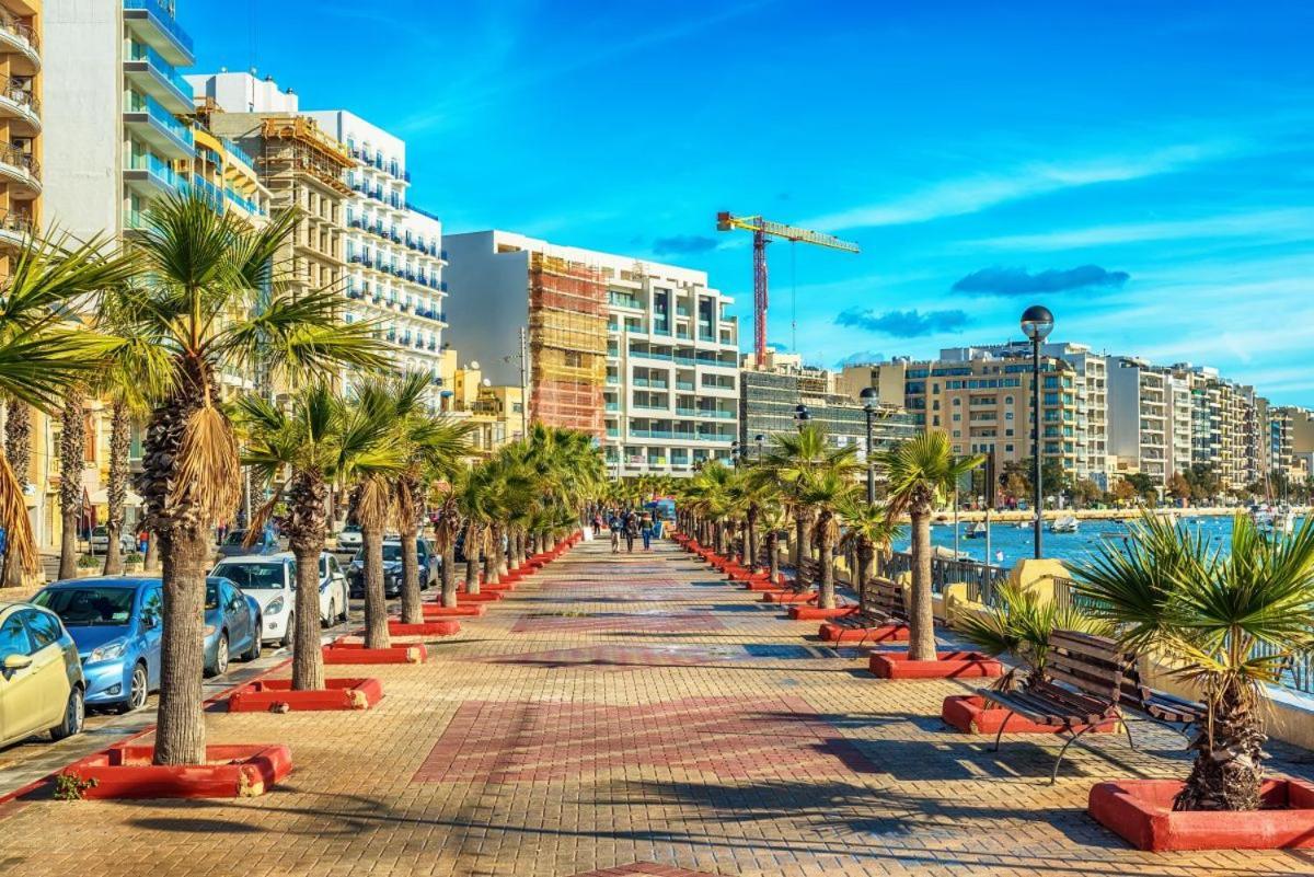 Cosy Seaside Apt, 200M From The Seafront Gzira Bagian luar foto