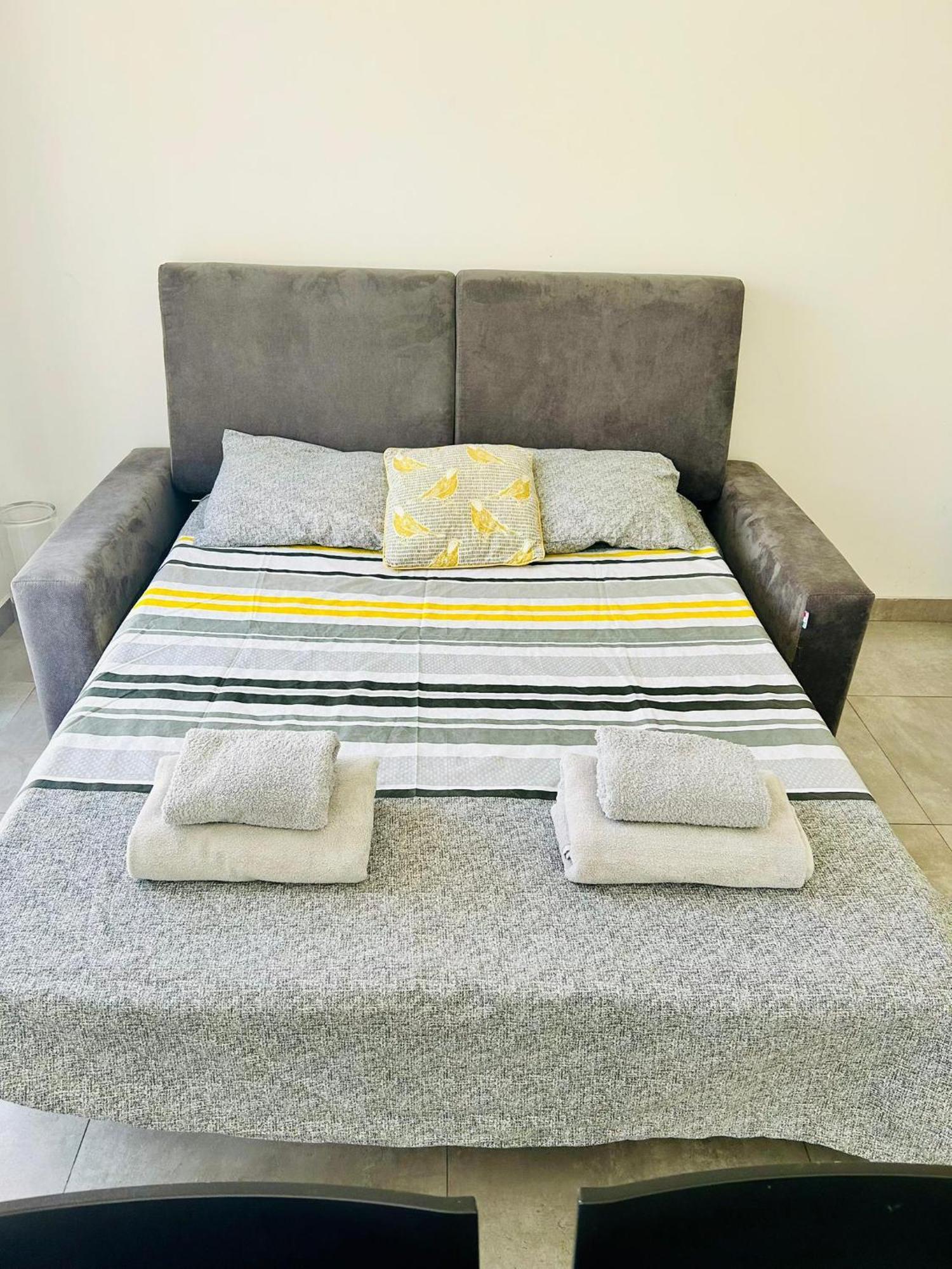 Cosy Seaside Apt, 200M From The Seafront Gzira Bagian luar foto