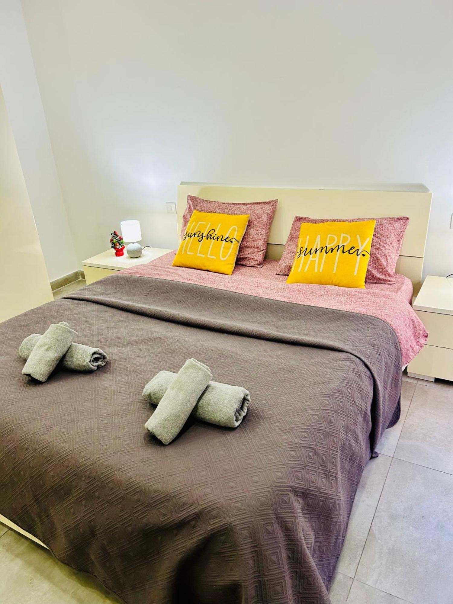 Cosy Seaside Apt, 200M From The Seafront Gzira Bagian luar foto