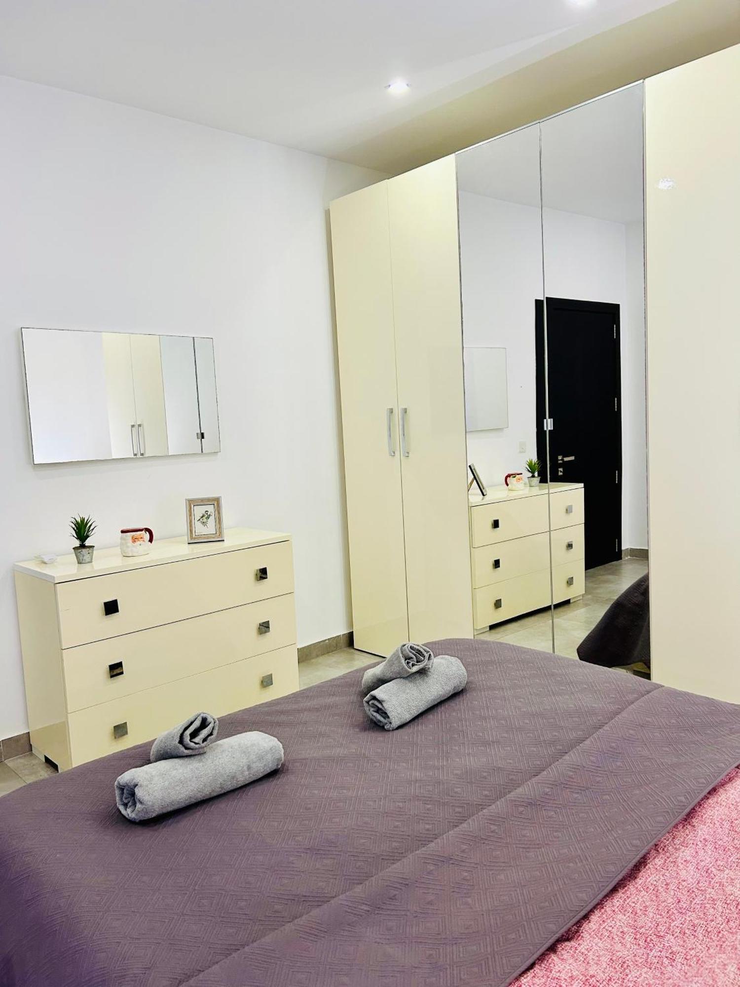 Cosy Seaside Apt, 200M From The Seafront Gzira Bagian luar foto