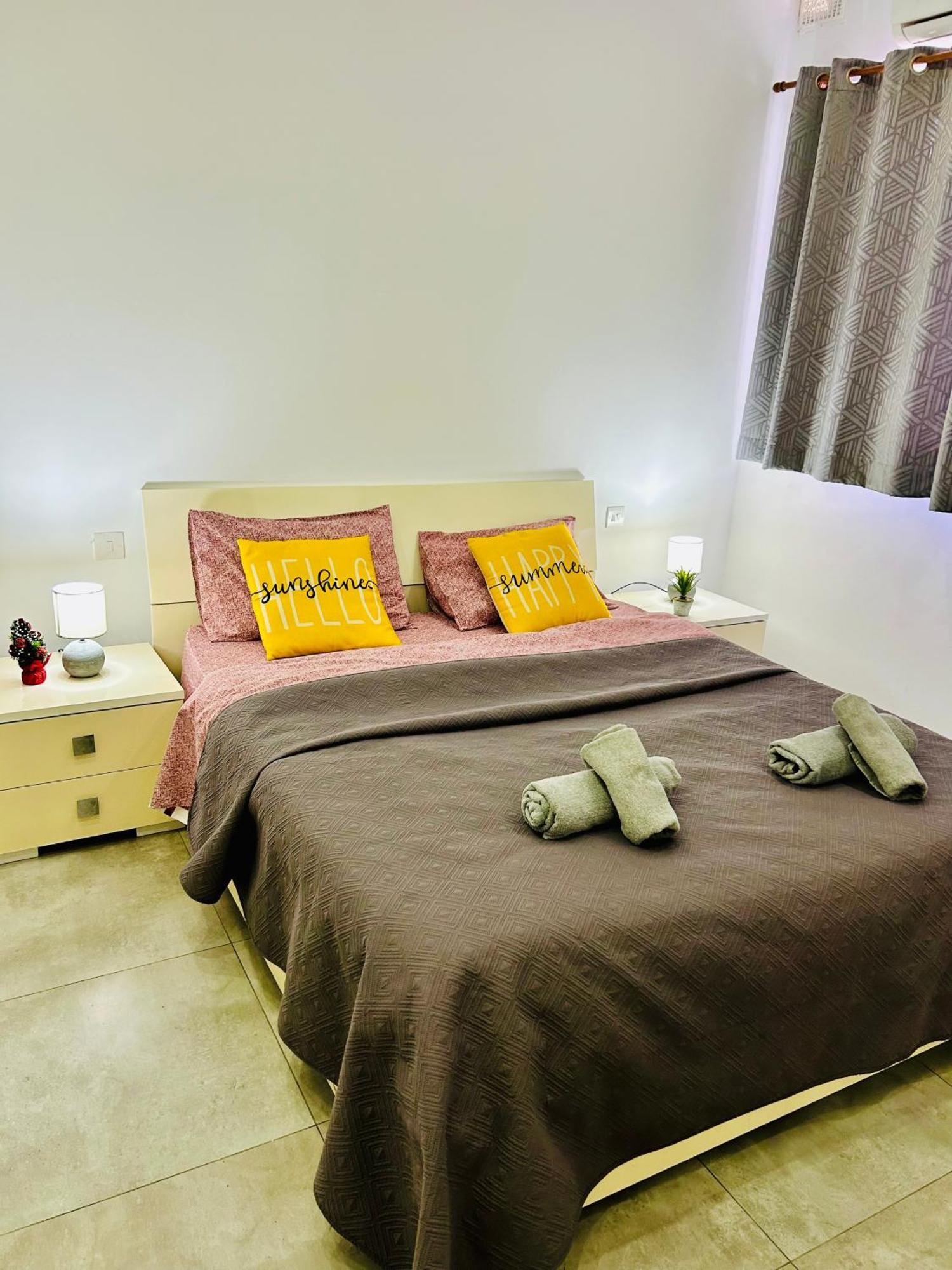 Cosy Seaside Apt, 200M From The Seafront Gzira Bagian luar foto